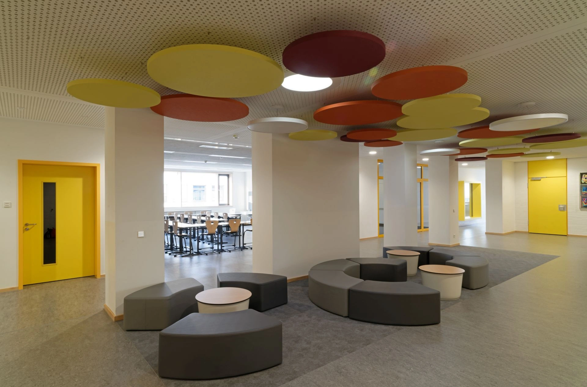 Farbliche Gestaltung des Schulkomplexes