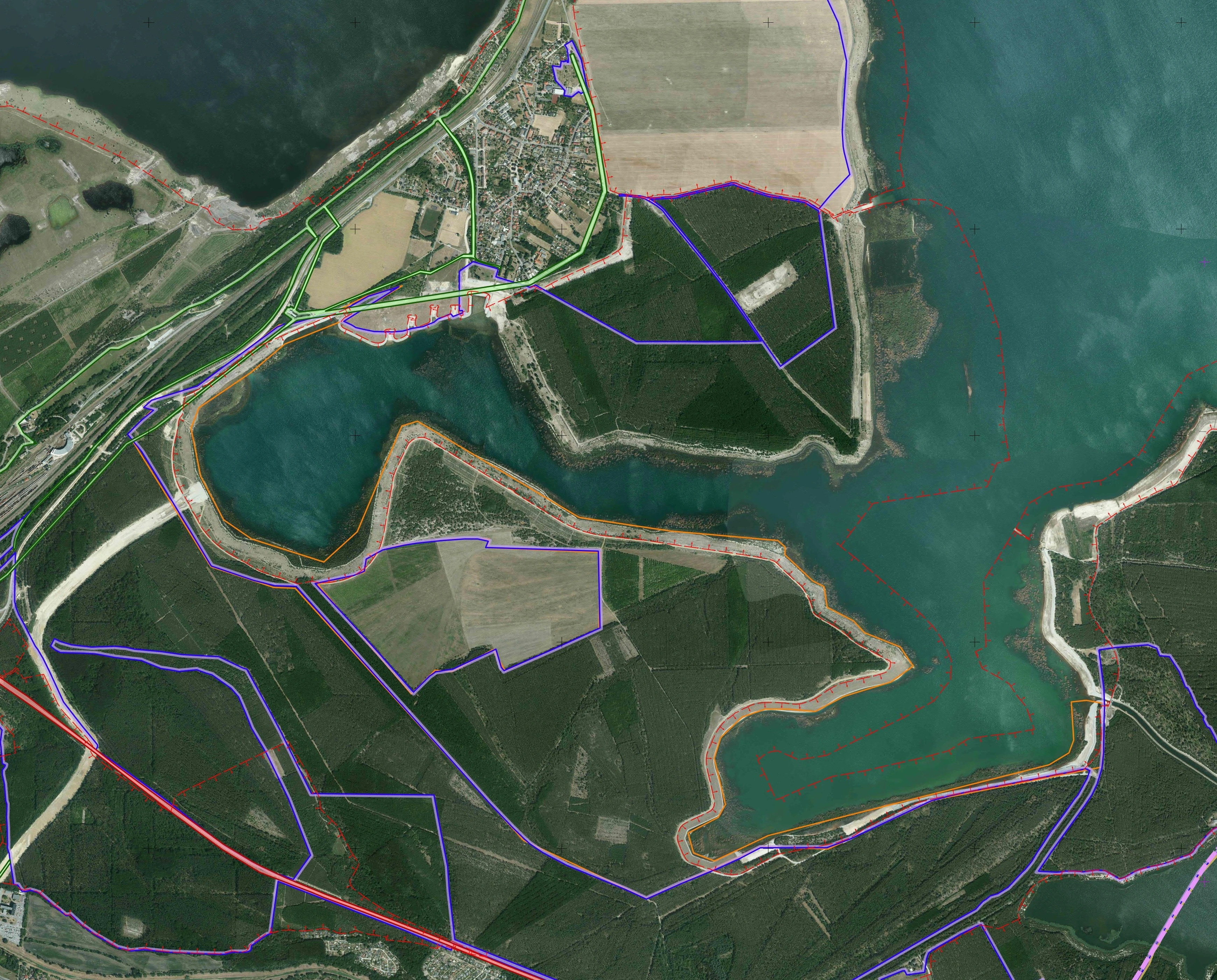 An der "Restlochkette" der Tagebaue Sedlitz, Skado und Koschen